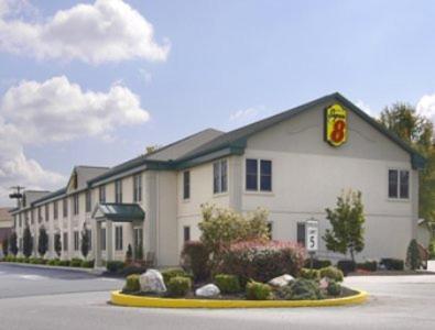 Super 8 By Wyndham Harrisburg Hershey West Exterior photo